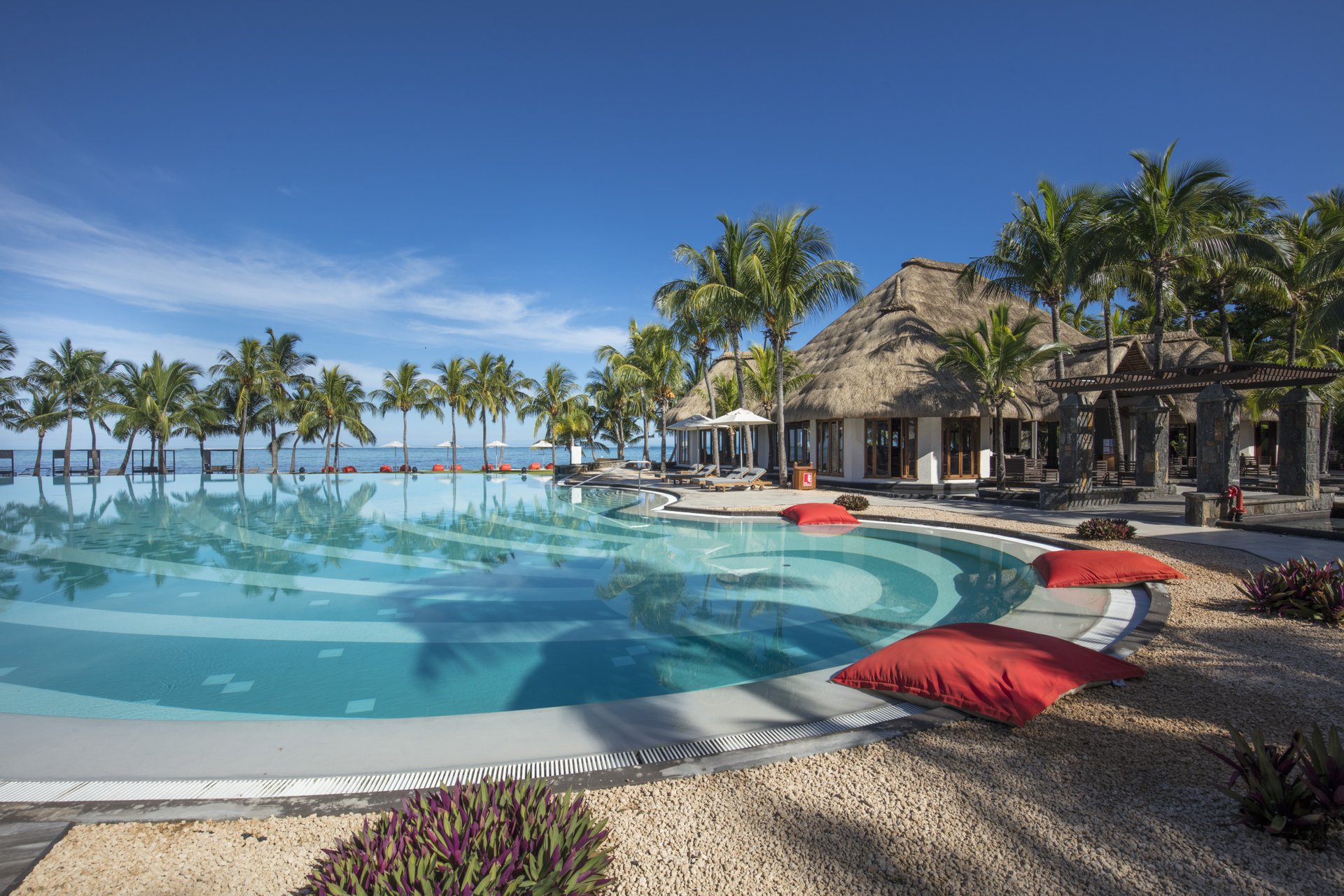 Привілейований доступ до всіх зручностей готелю Paradis Beachcomber.