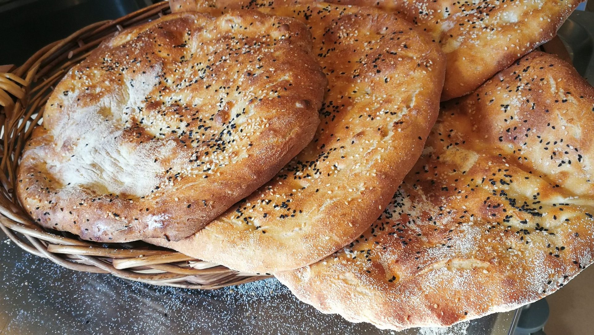 Испечете армянский национальный хлеб - лаваш