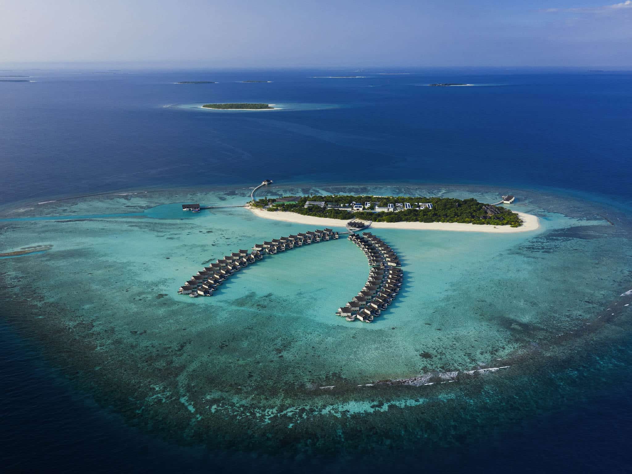 Movenpick resort maldives 5. Мальдивы Movenpick Kuredhivaru. Остров Мовенпик Мальдивы. Мальдивы Мовенпик Резорт. Остров на Мальдивах Ноону.