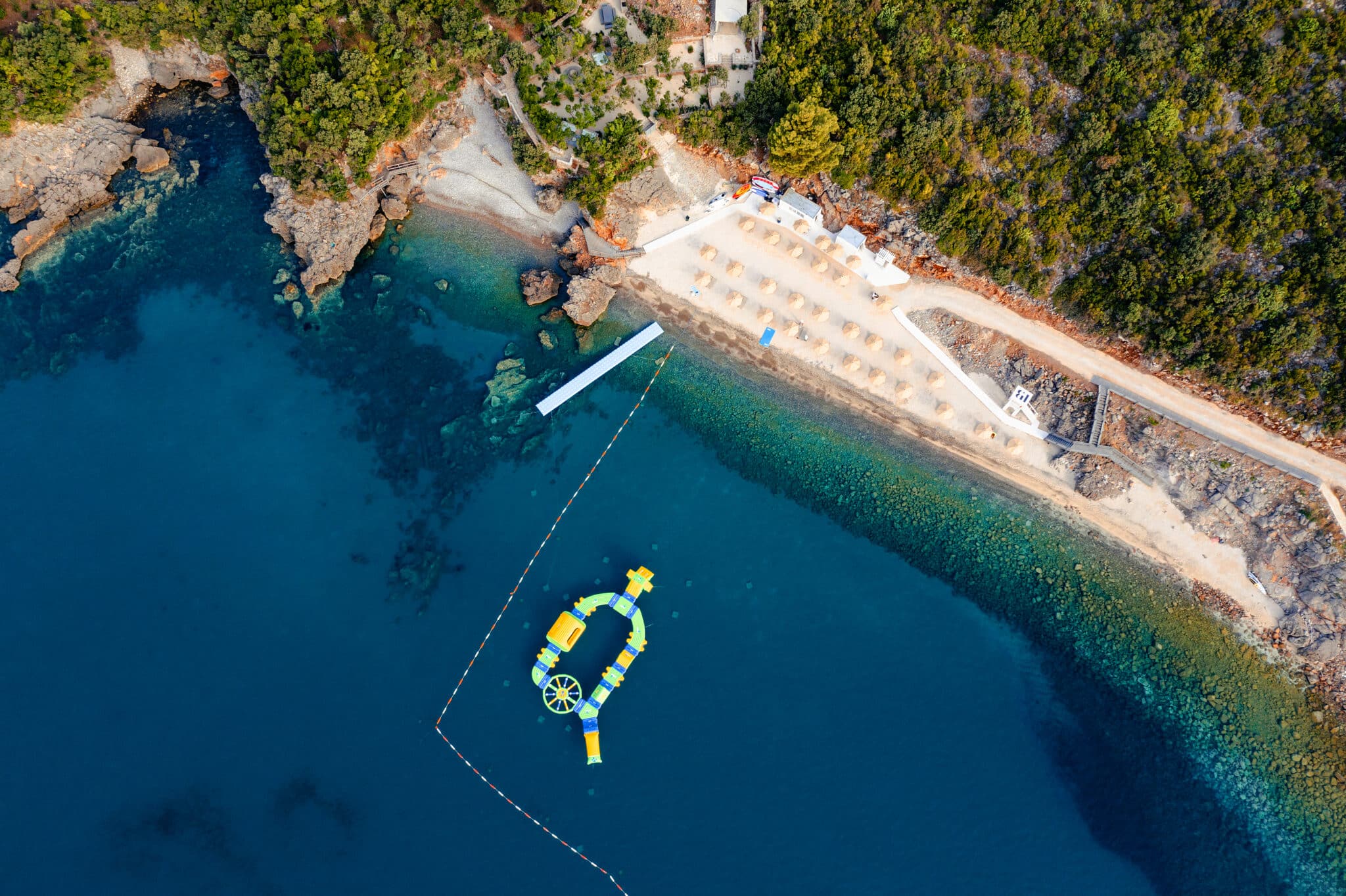 Луштица Бей