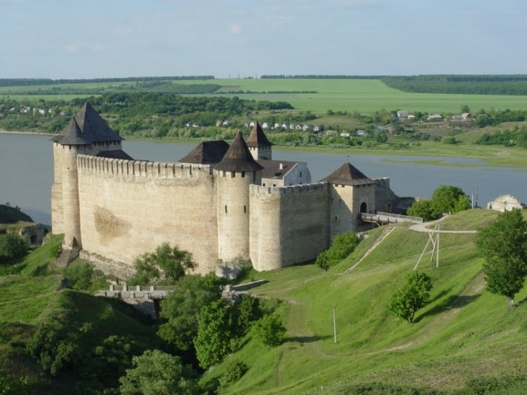Переїзд в Хотин