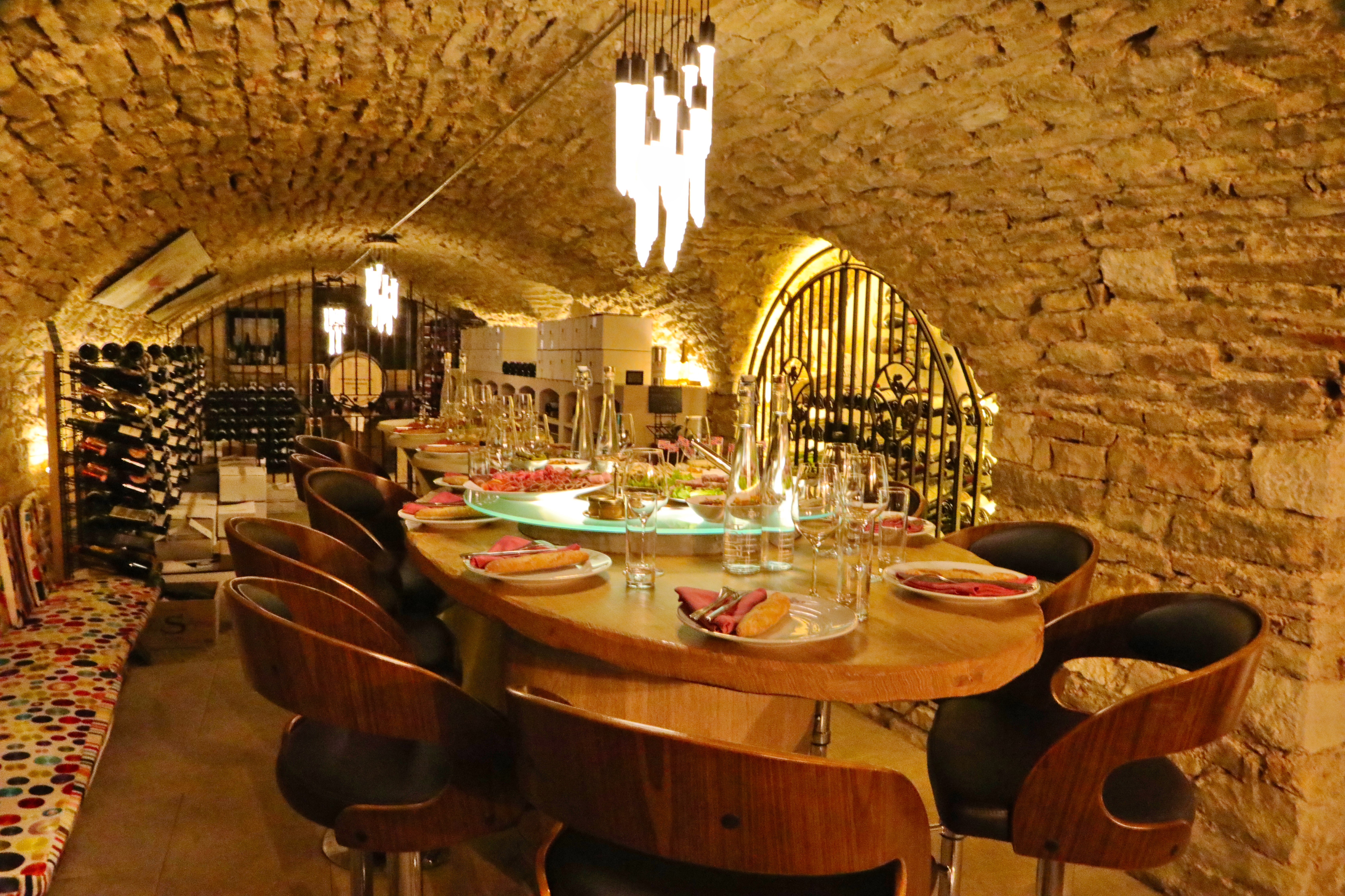 Ексклюзивний приватний винний тур. Ексклюзивний приватний винний тур.