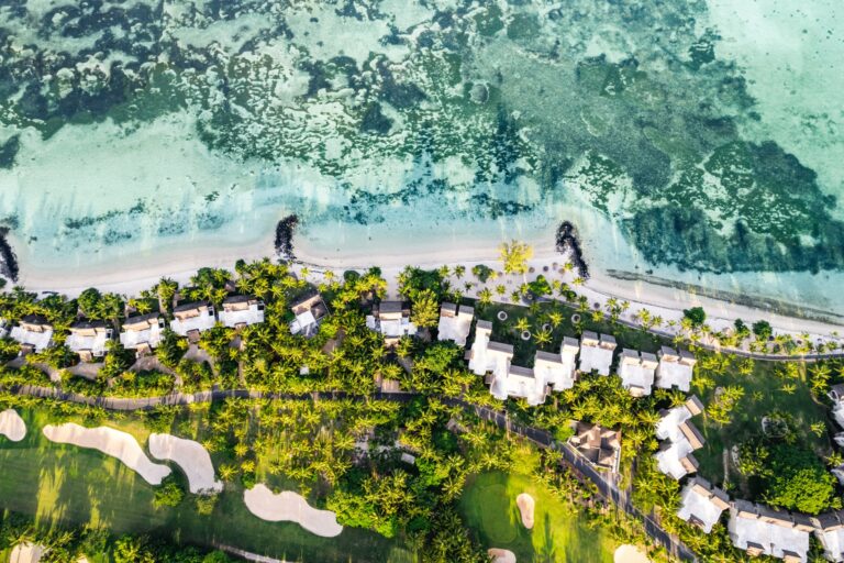 Paradis Beachcomber Golf Resort & Spa