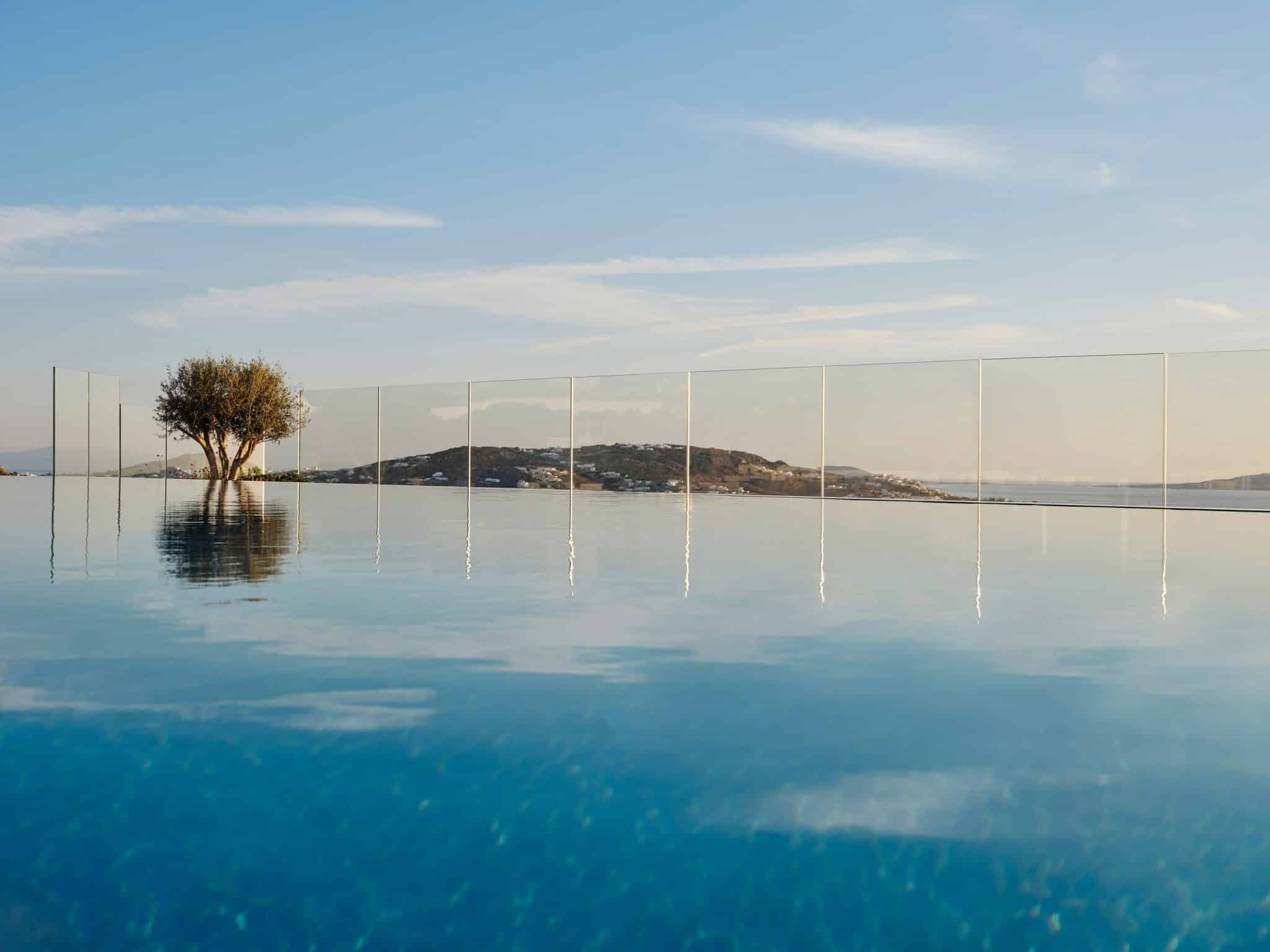 DEOS Mykonos – де мистецтво тиші зустрічає вид на вічність.